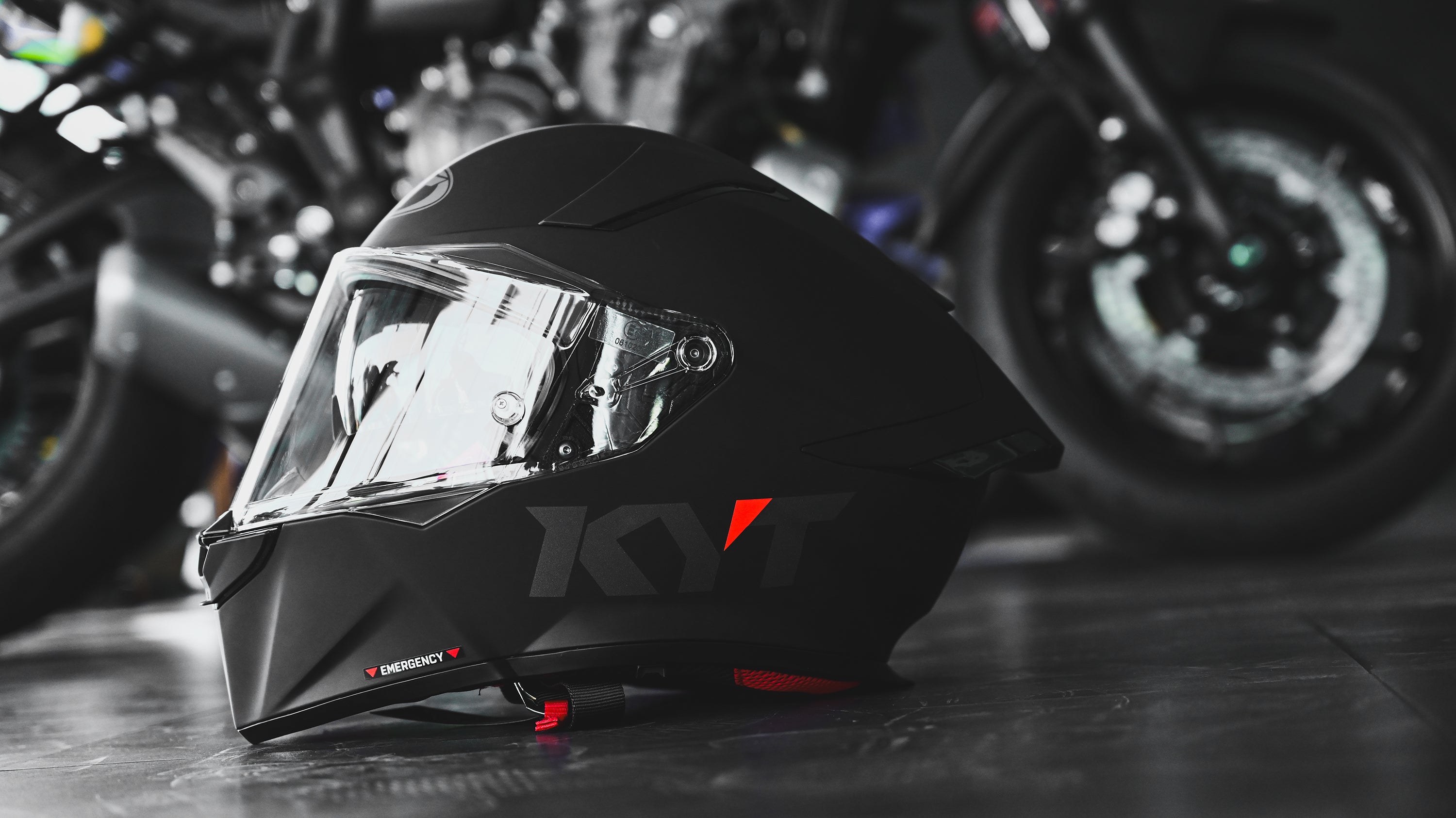 black and white motorcycle helmet & Zebra Stripe Dirt Bike a modern sport Daytona Retro Full Face Motorcycle
